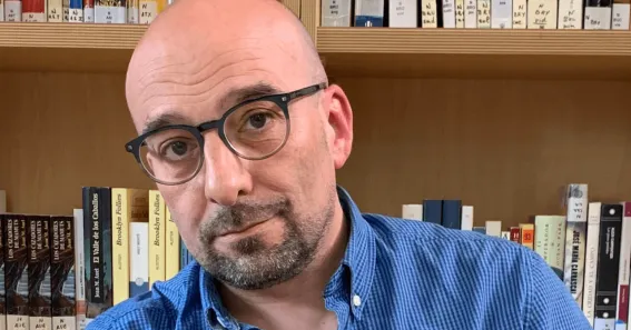 El escritor Carlos de Miguel