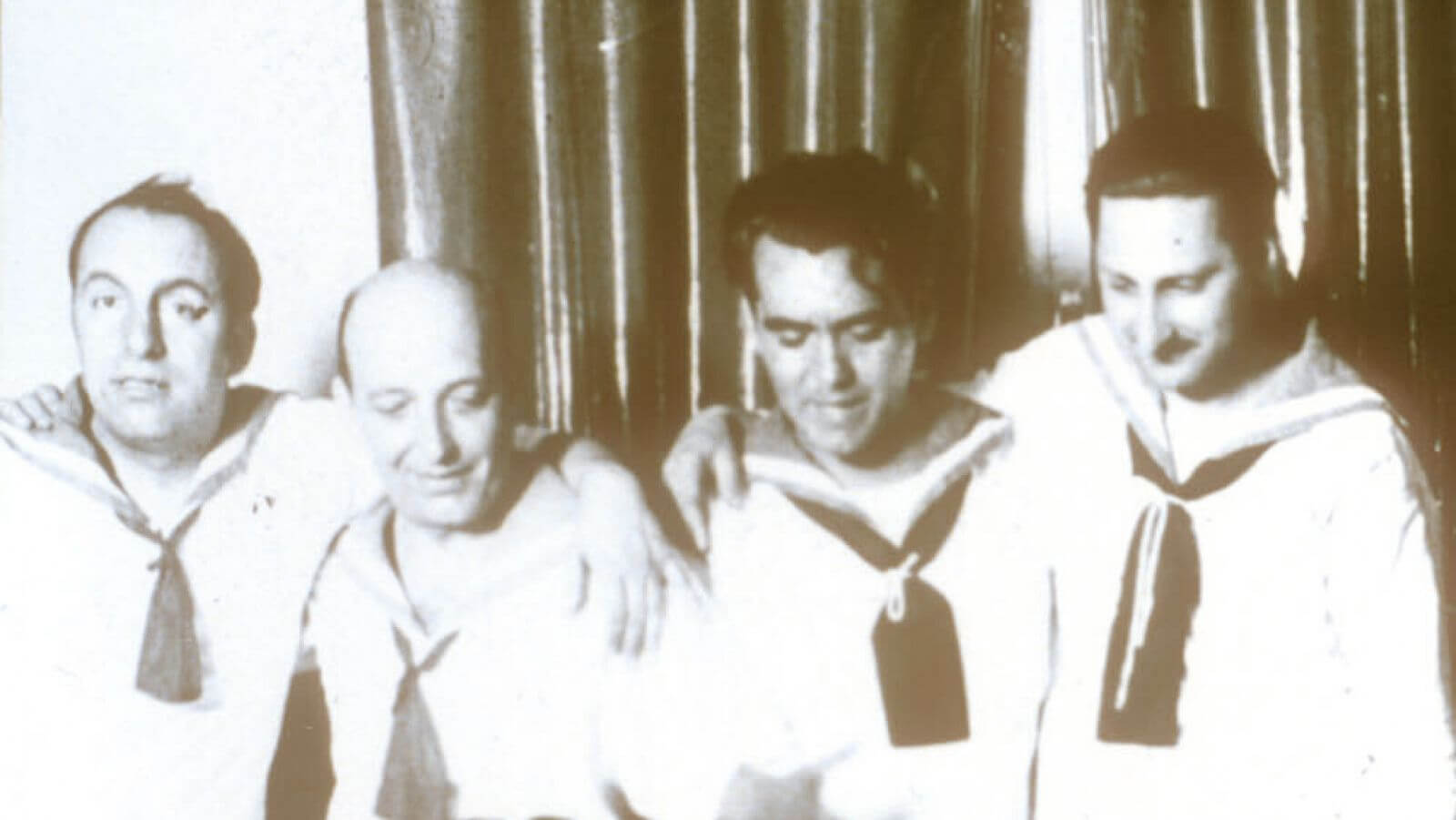 Pablo Neruda con Lorca y otros amigos