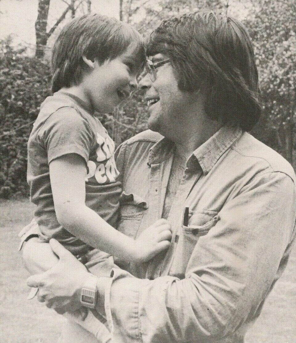 Stephen King junto a su hijo Owen