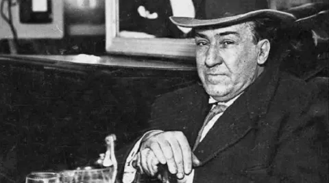 Antonio Machado ingresa en la RAE el 29 de abril